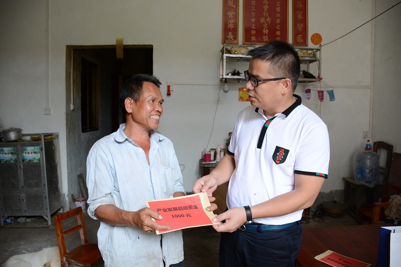 1506782014718888.jpg 黄书记.JPG