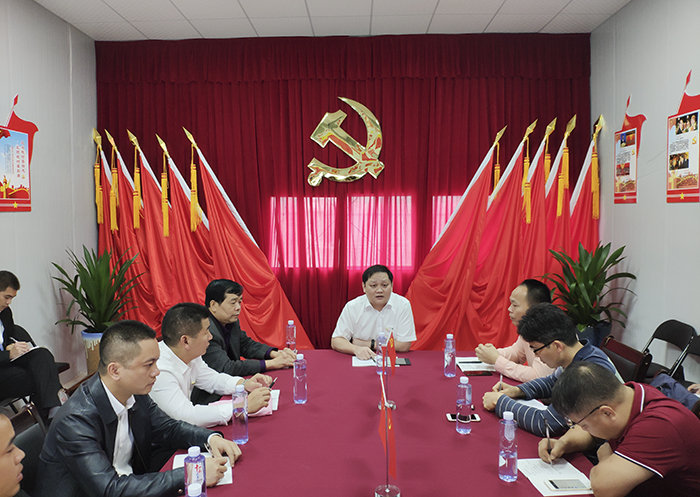 赖榆上党课.jpg