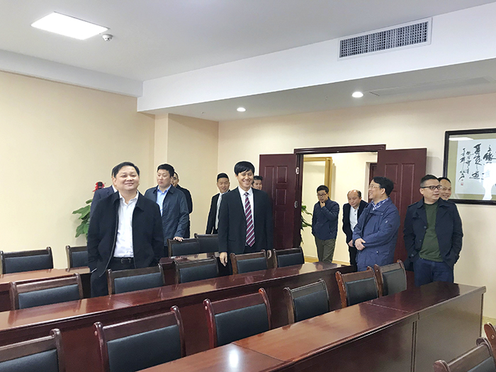 11参观新办公室3 (1).jpg