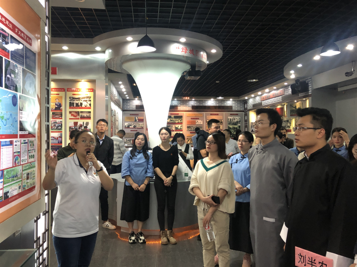 1575536917654943.jpg 参观4_副本.jpg