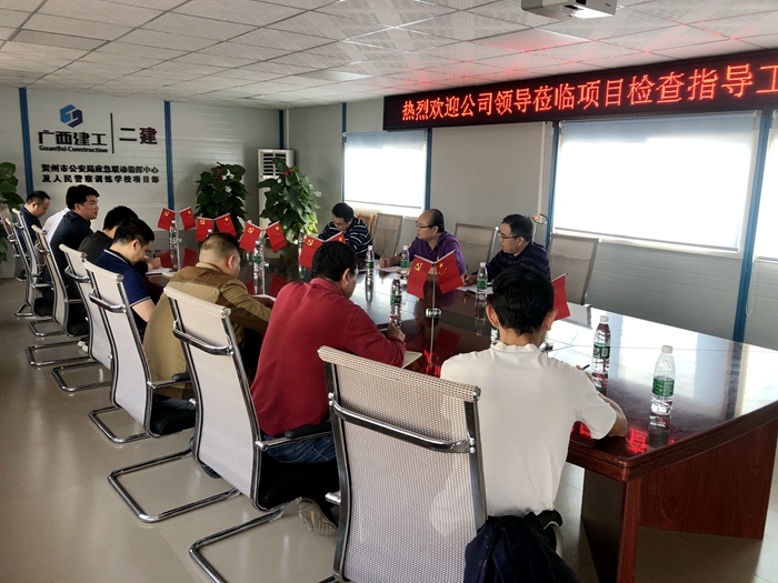 座谈会现场 (1).jpg
