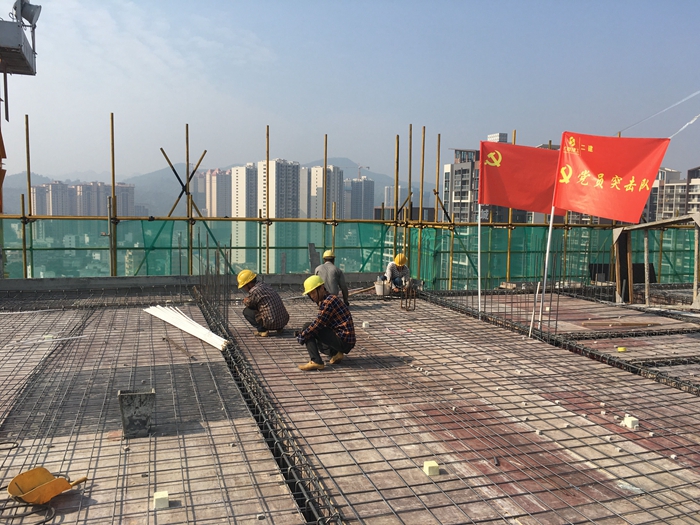 汇洋广场4#楼项目工人正在工作.jpg