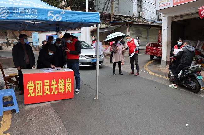 设岗执勤【修图】.JPG