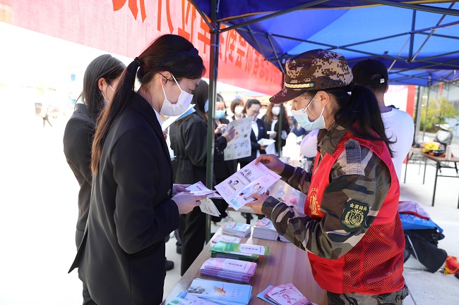 宣传禁毒防艾2.JPG